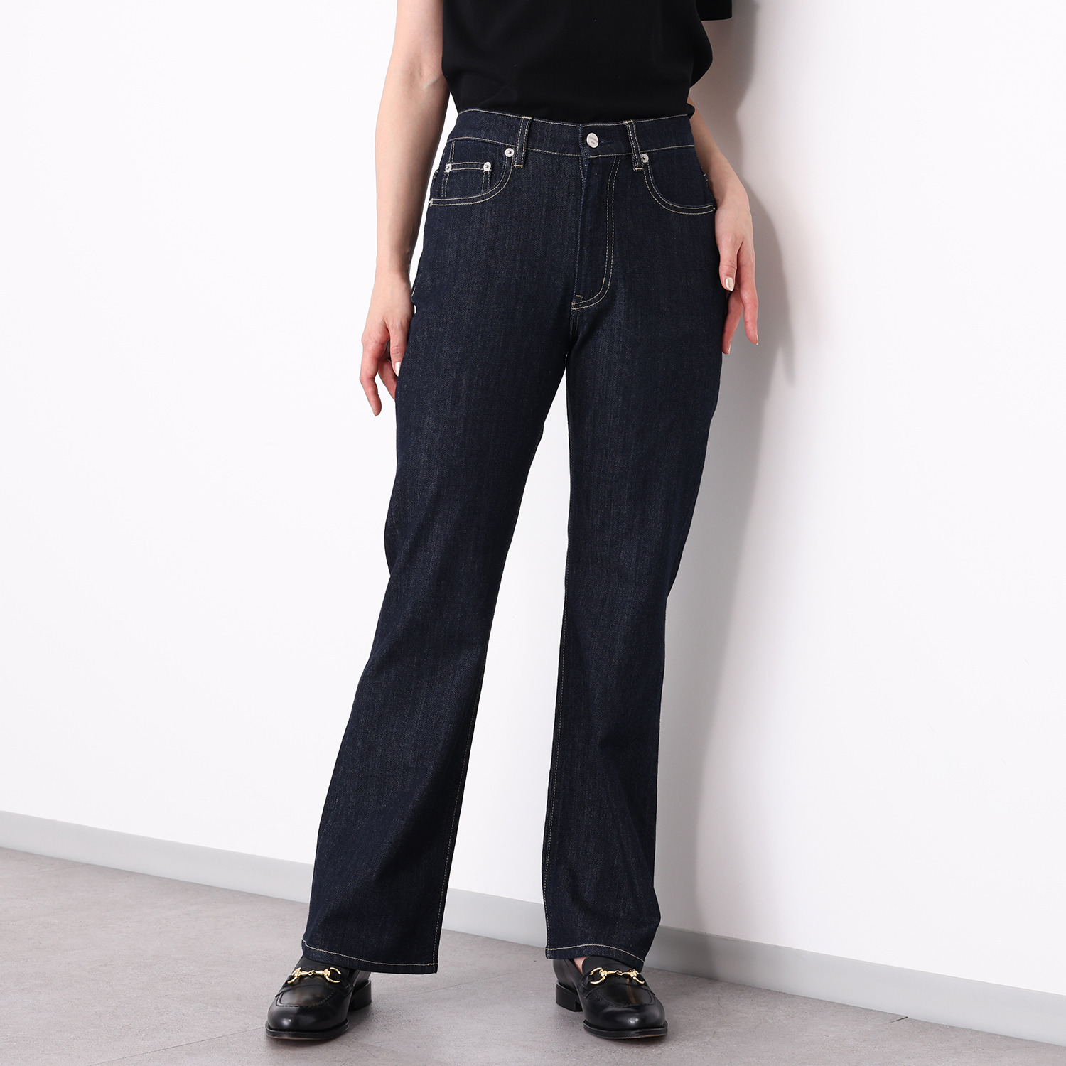 ピカデリー ソフトデニム セミフレアーパンツ