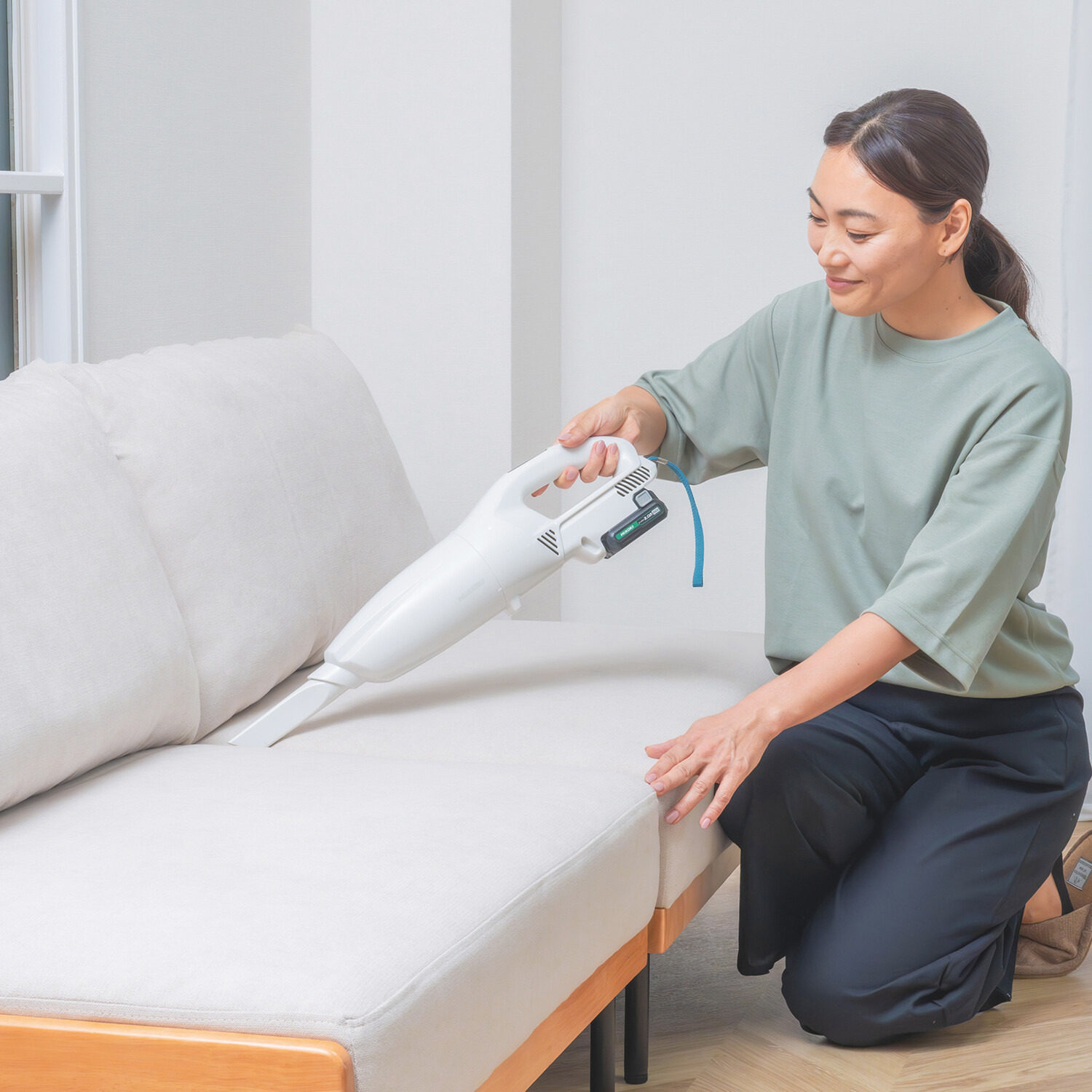 ハイコーキ 軽量＆コンパクト 掃除のプロも使用する！ コードレスクリーナ＆ ラウンドブラシ 特別セット