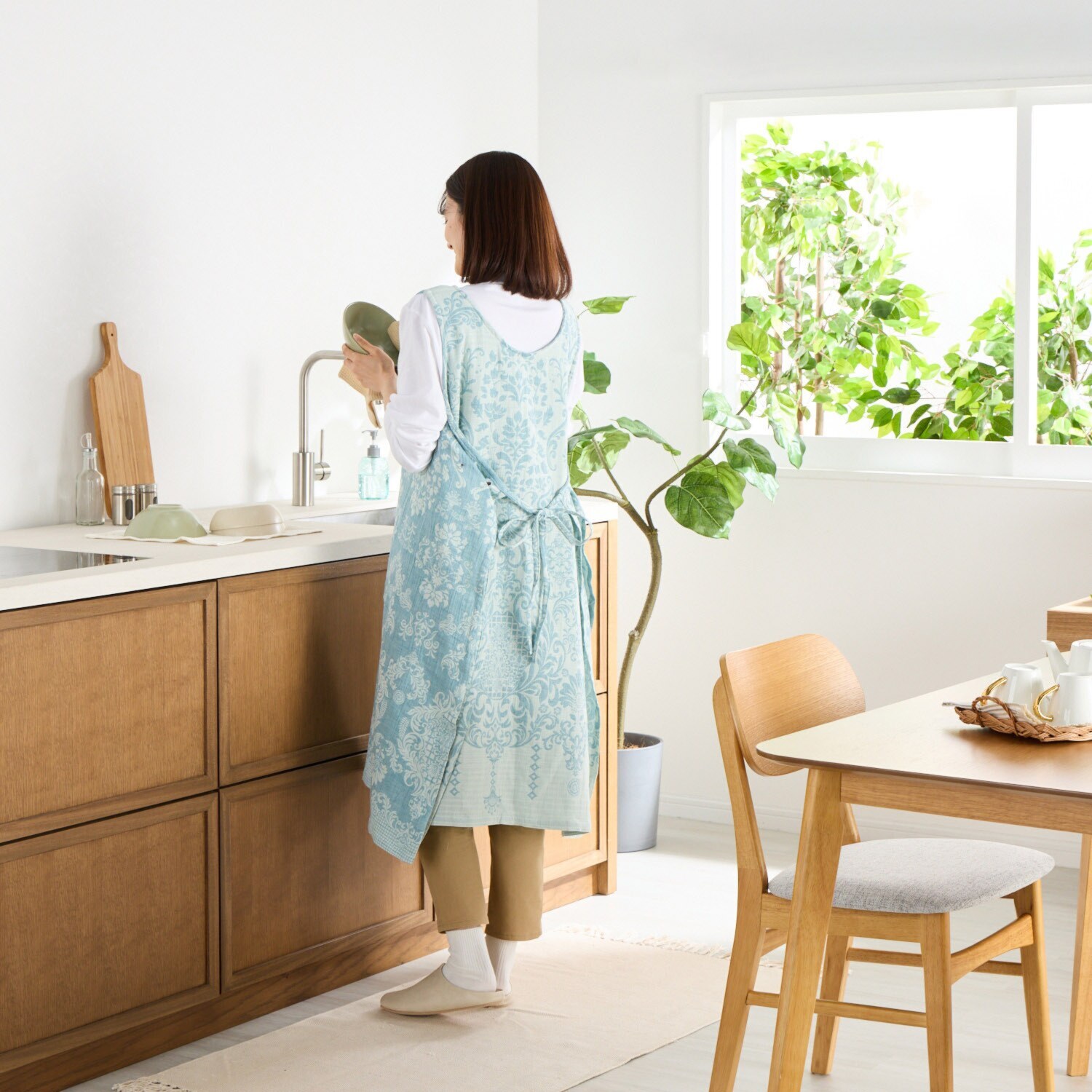 スワトウ刺しゅう協会 認定デザイン エプロンドレス