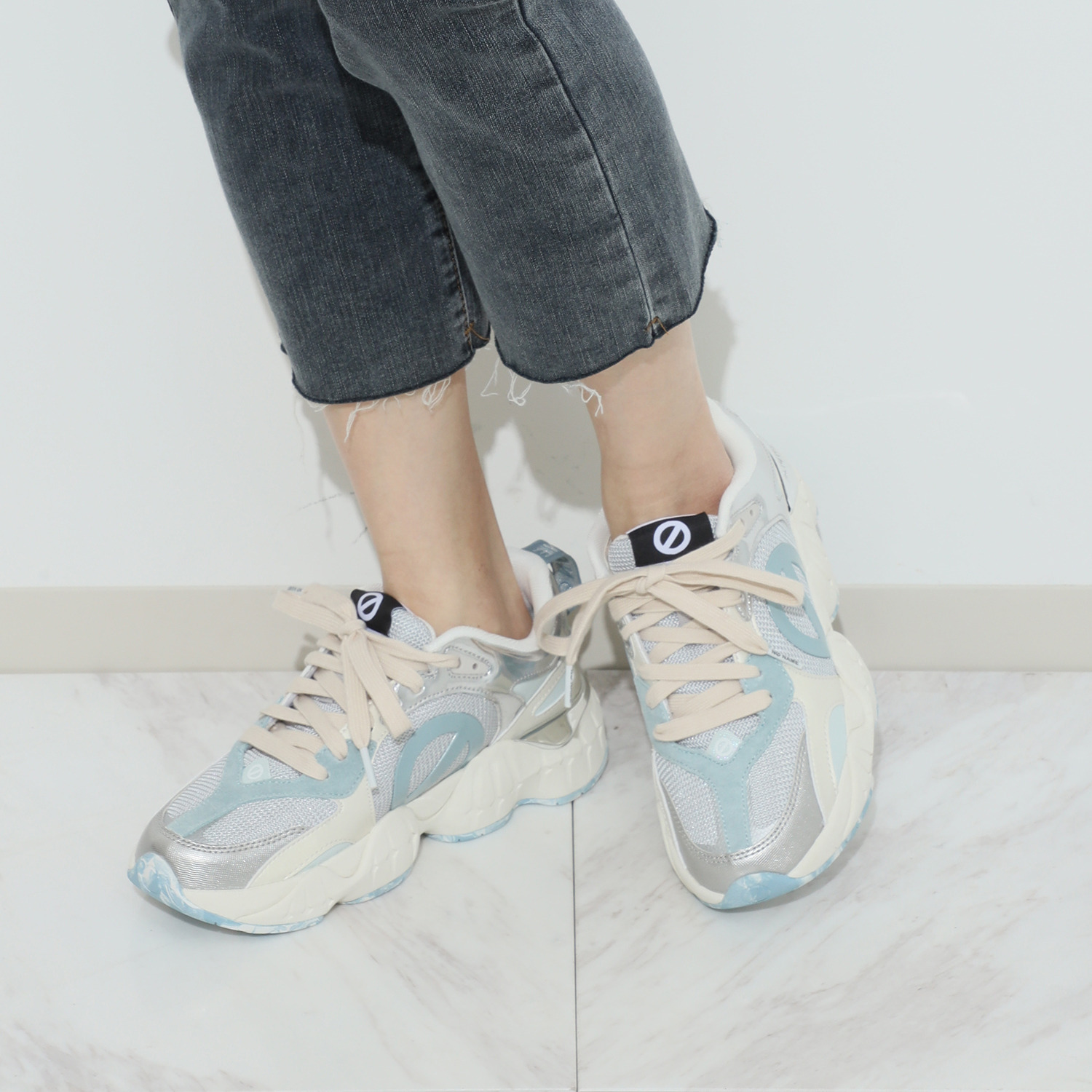 ノーネーム ボリュームソール スニーカー “クレイジー”