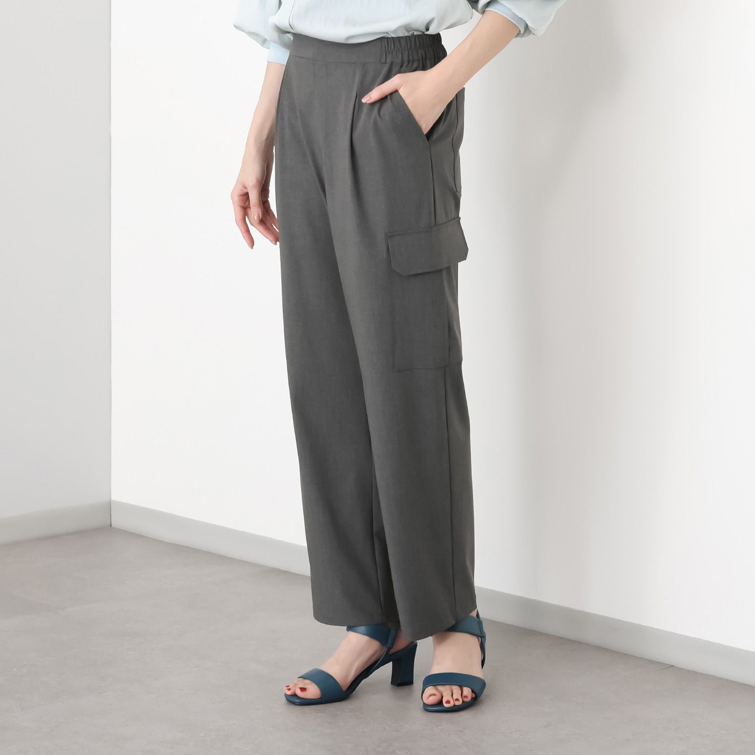 ２１２キッチンストア すらりとラク美 大人上品カーゴパンツ