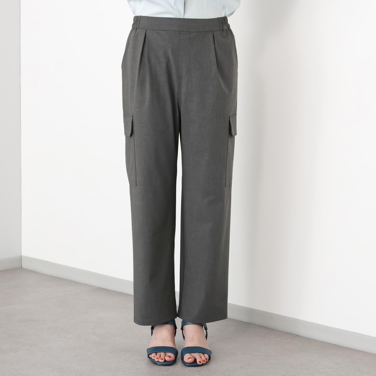 ２１２キッチンストア すらりとラク美 大人上品カーゴパンツ