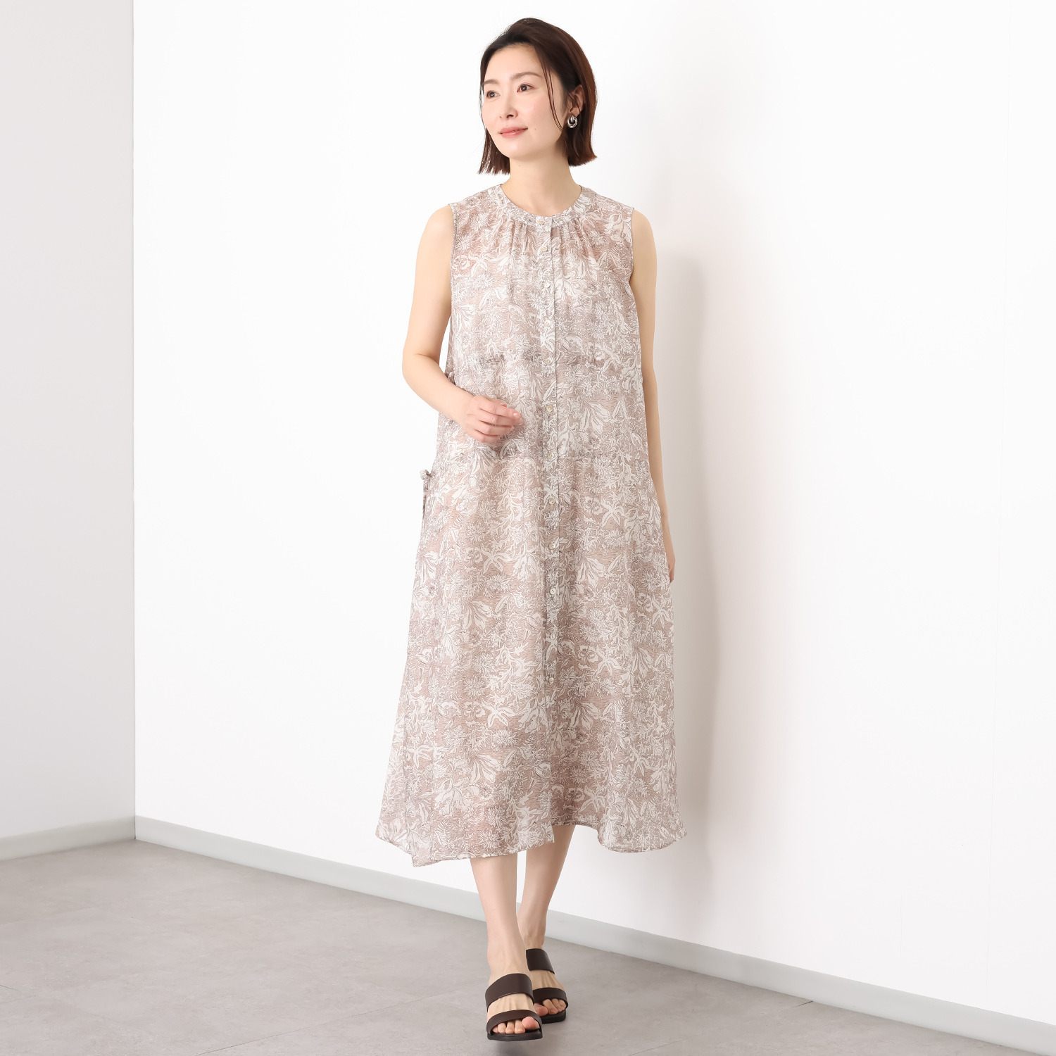 キリ　エ　キリ シャーリングデザイン プリントワンピース