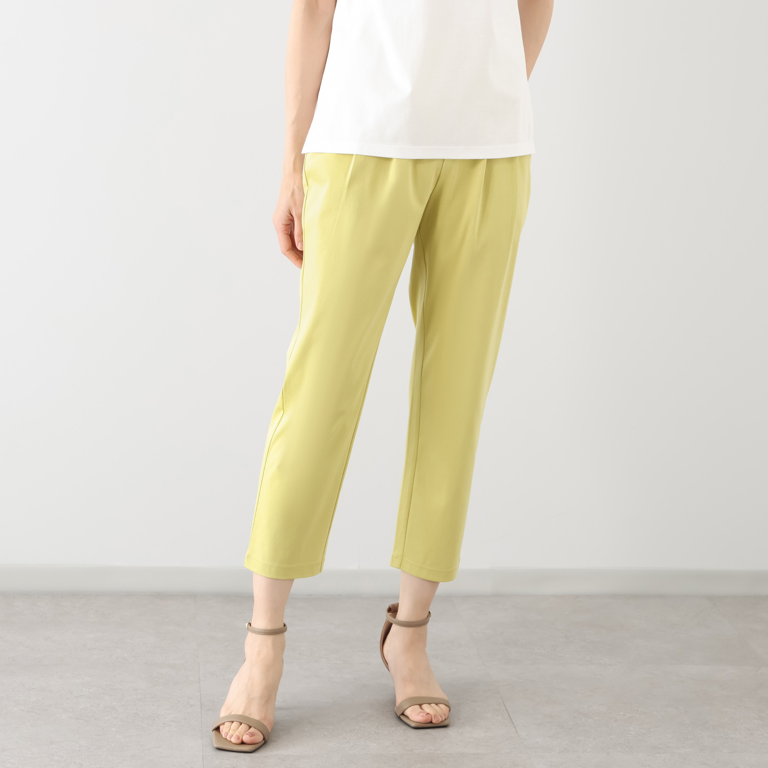 バーチ　ドゥエ 接触冷感 ギザ超長綿ブレンド シルケットスムース ツータック テーパードパンツ