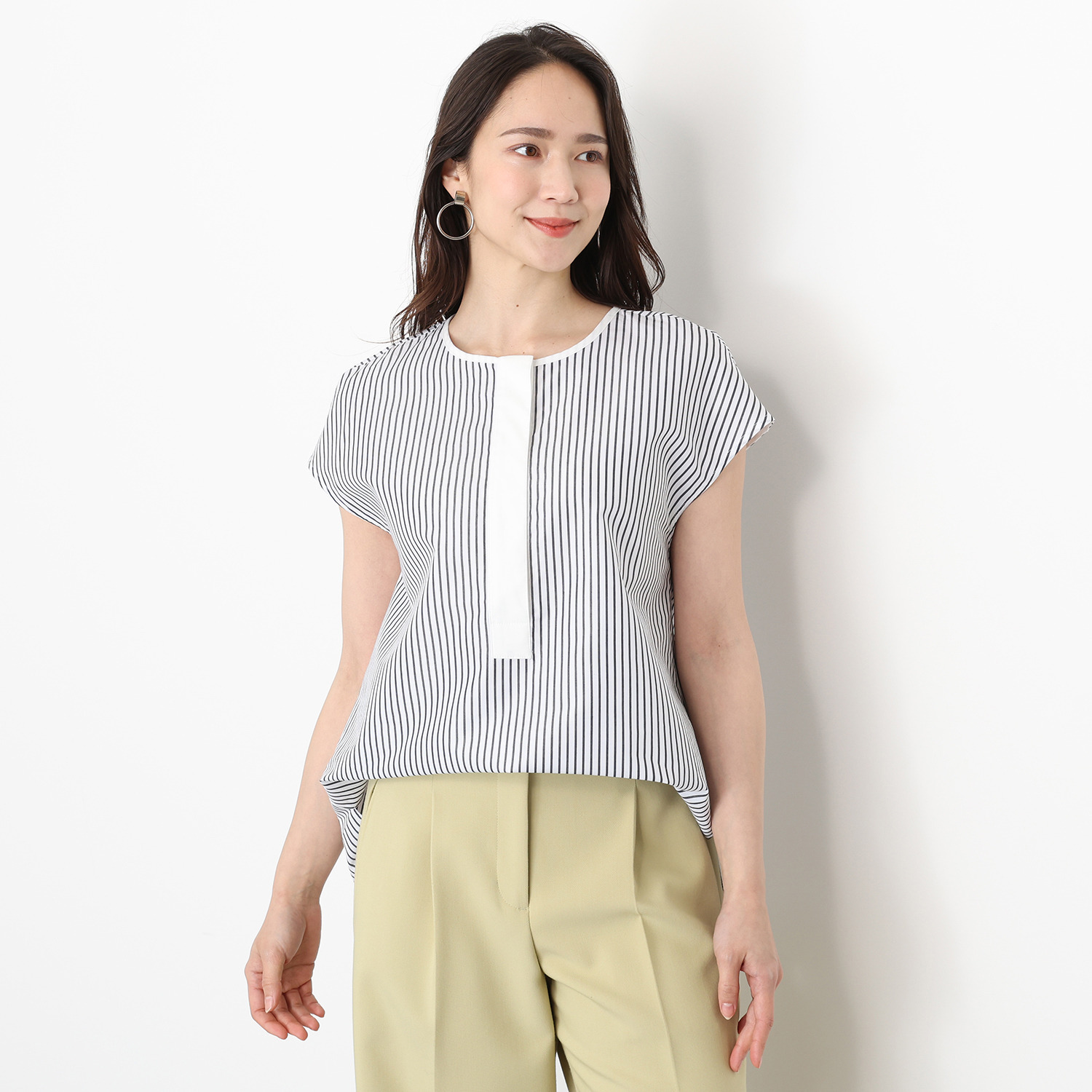 アンリック　オー　ブルー バイカラーで遊ぶ 比翼仕立て 大人なプルオーバー