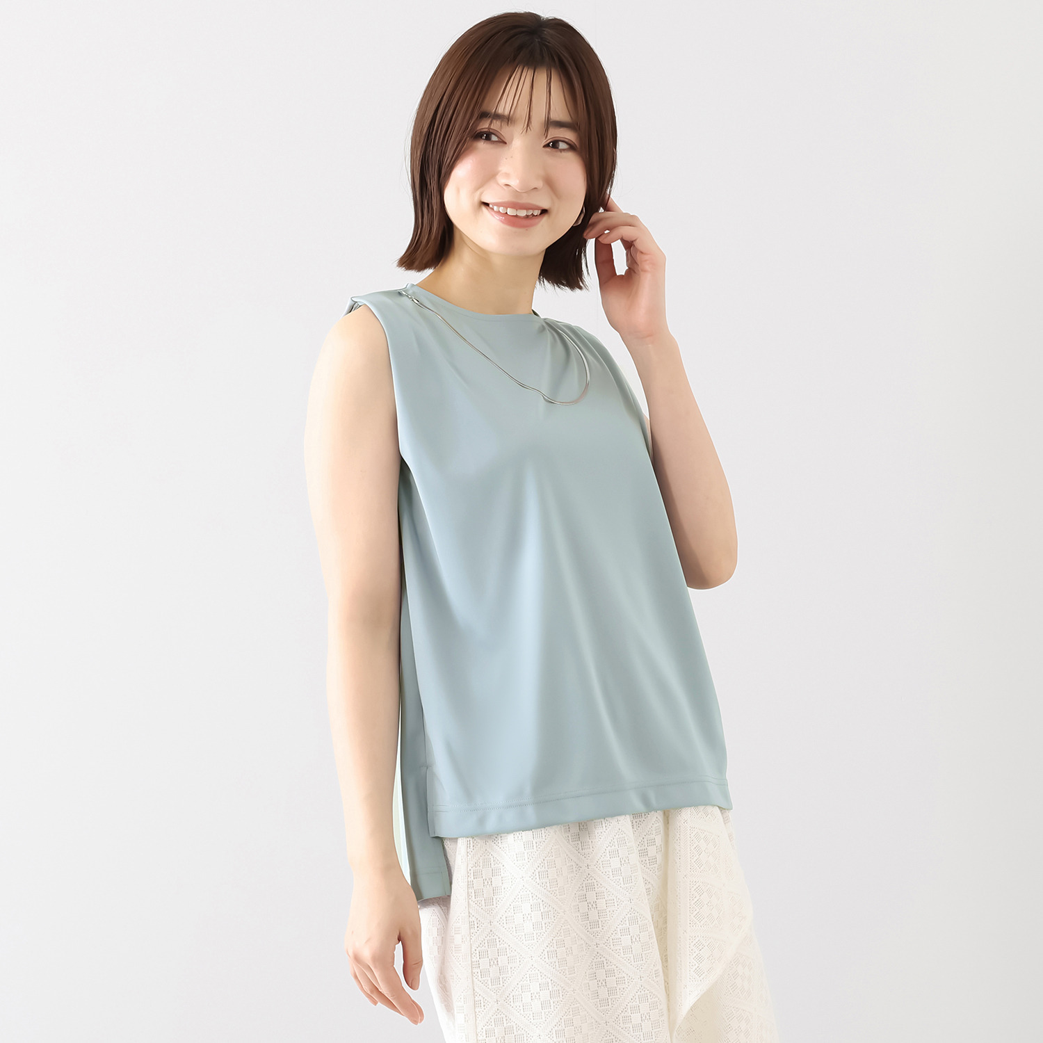 マチュート 着るだけで華やぐ ネックレスモティーフ付 美人カットソー