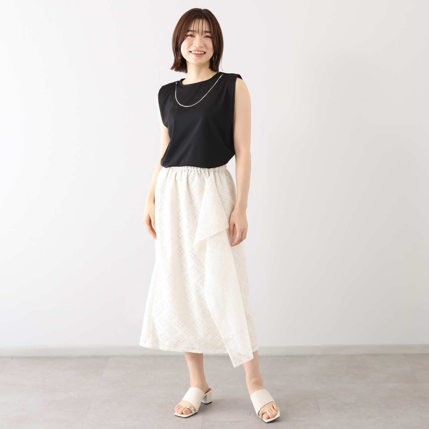 マチュート 着るだけで華やぐ ネックレスモティーフ付 美人カットソー