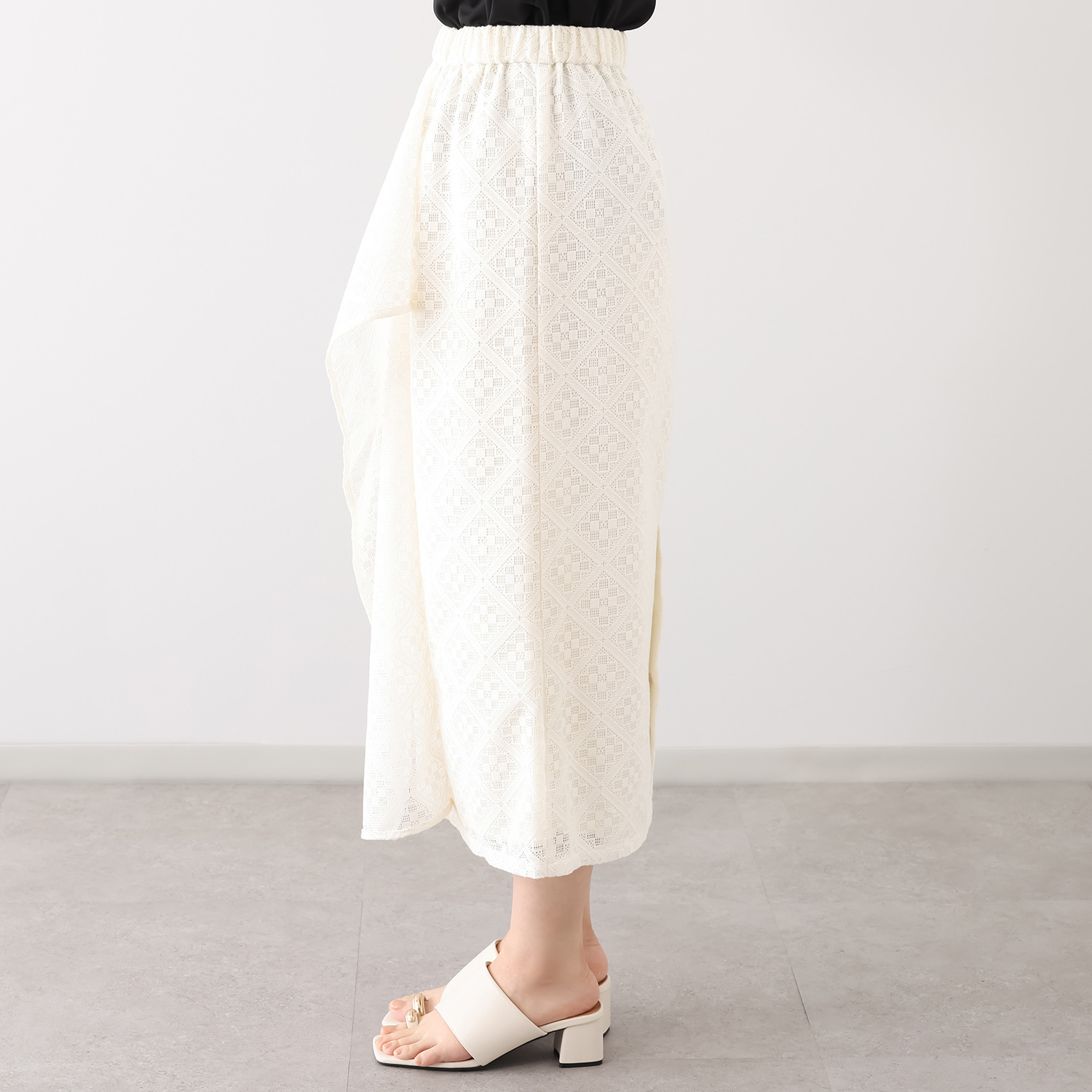 マチュート 軽やかレースの 甘さ控えめ 主役級スカート