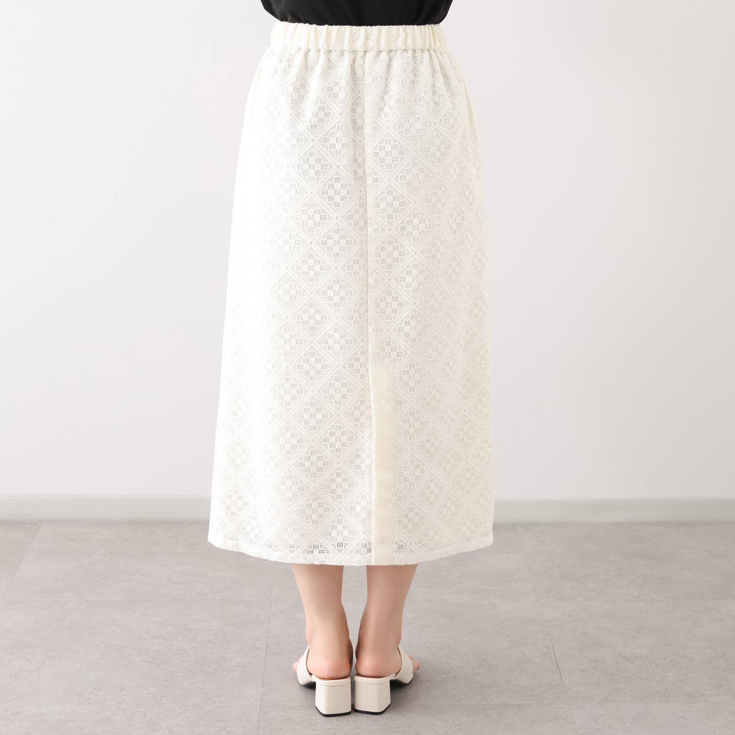 マチュート 軽やかレースの 甘さ控えめ 主役級スカート
