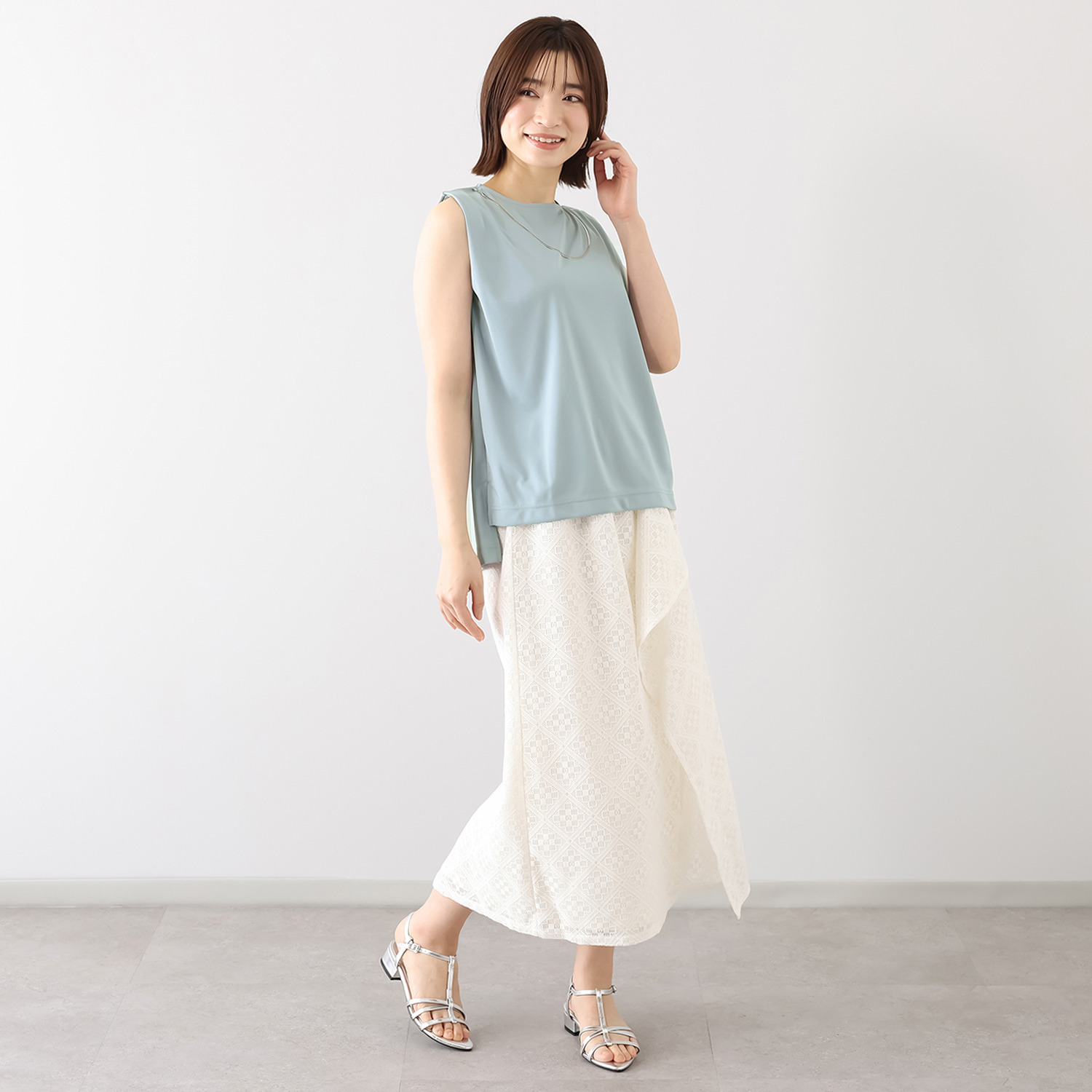 マチュート 軽やかレースの 甘さ控えめ 主役級スカート