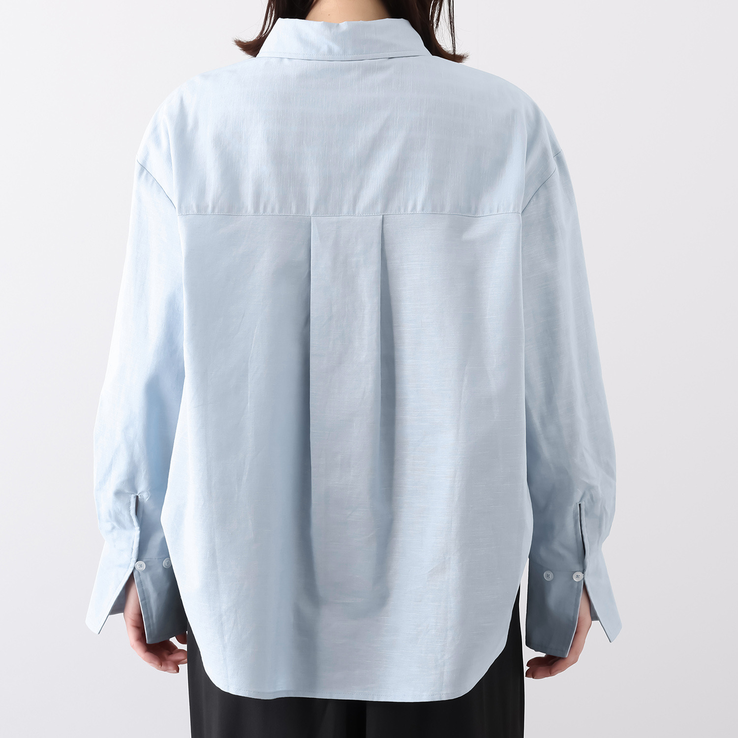 Ｋｕｎｎｙ． 大人のこなれ感を プラスする コットン麻 バックコクーンシャツ