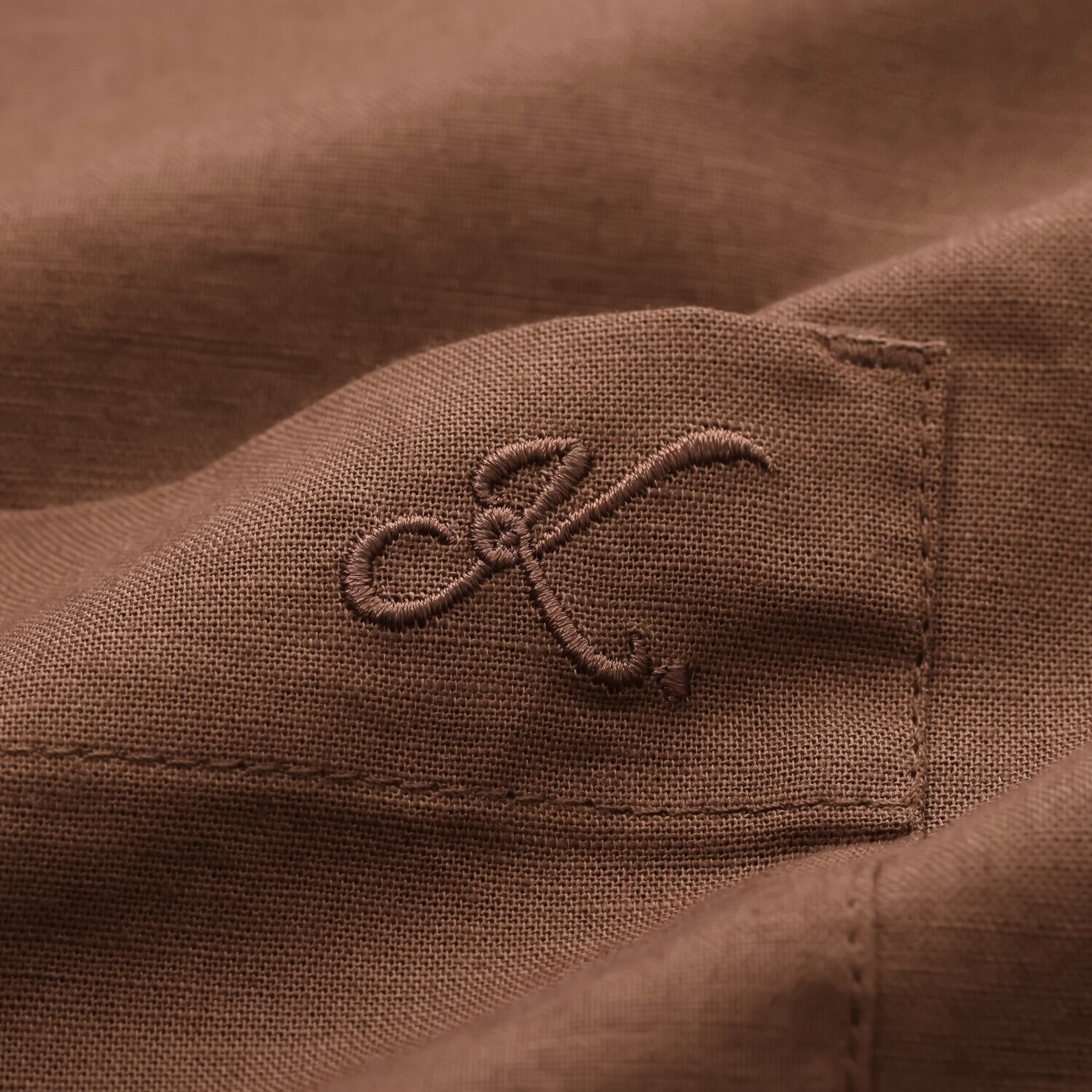 Ｋｕｎｎｙ． 大人のこなれ感を プラスする コットン麻 バックコクーンシャツ