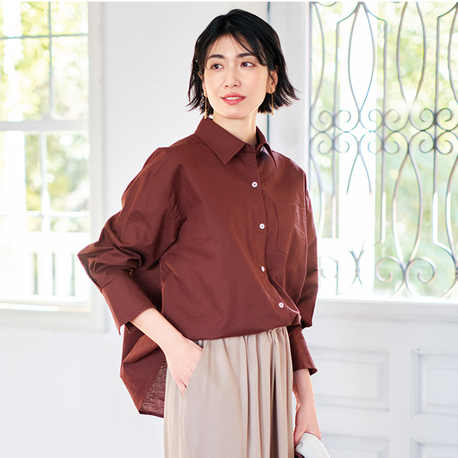 Ｋｕｎｎｙ． 大人のこなれ感を プラスする コットン麻 バックコクーンシャツ