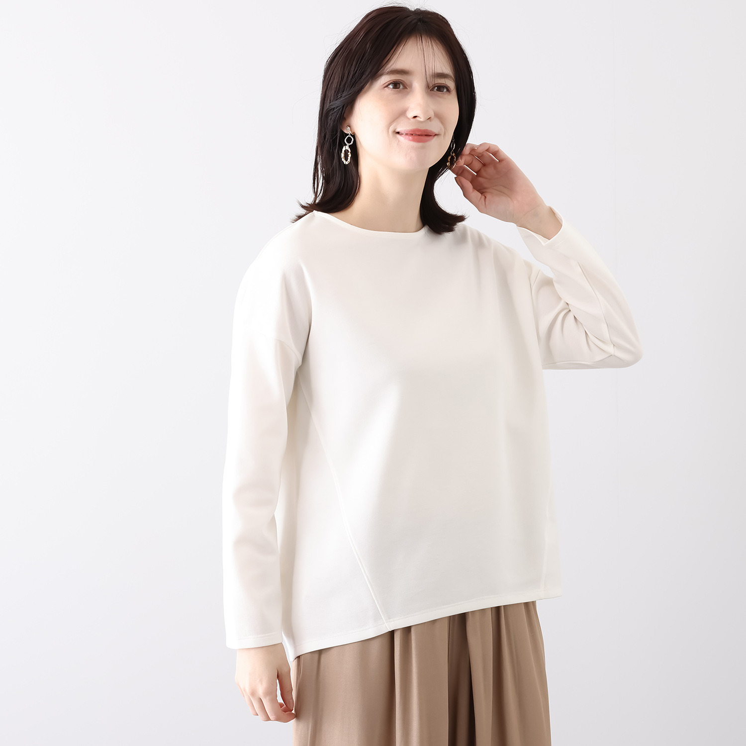 Ｋｕｎｎｙ． スマート見えカッティング ボクシーシルエット プルオーバー