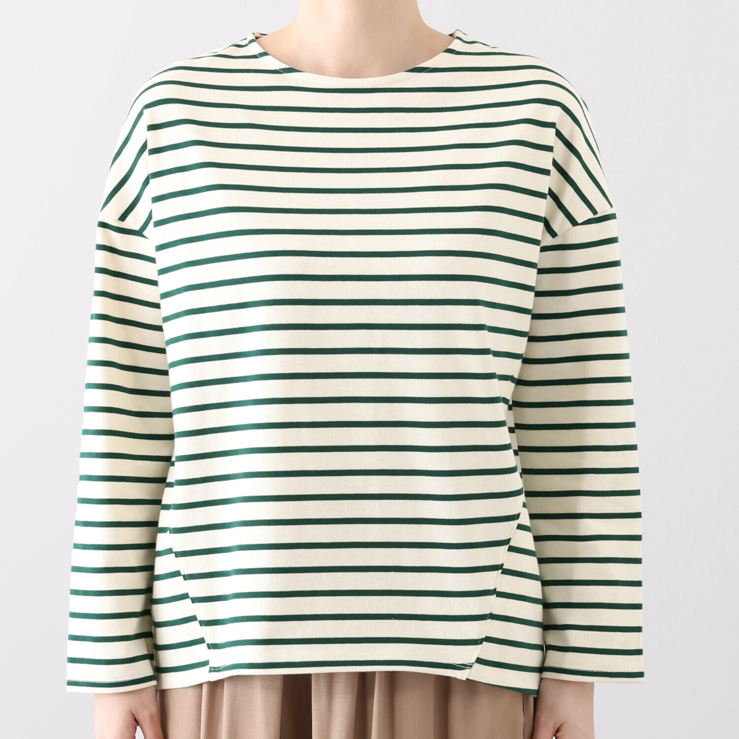 Ｋｕｎｎｙ． スマート見えカッティング ボクシーシルエット プルオーバー