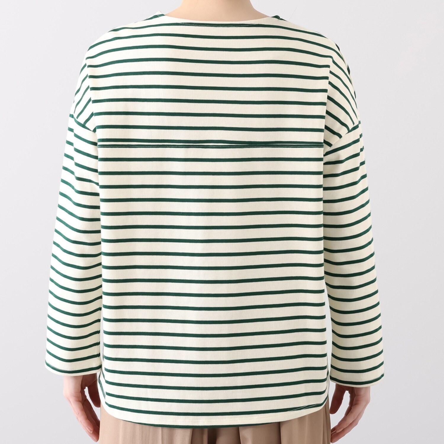 Ｋｕｎｎｙ． スマート見えカッティング ボクシーシルエット プルオーバー