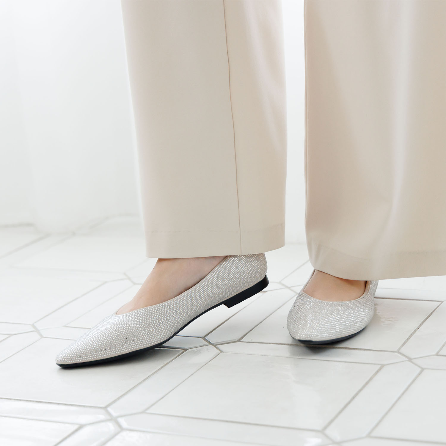 ニカル シープ ラインストーン フラットパンプス