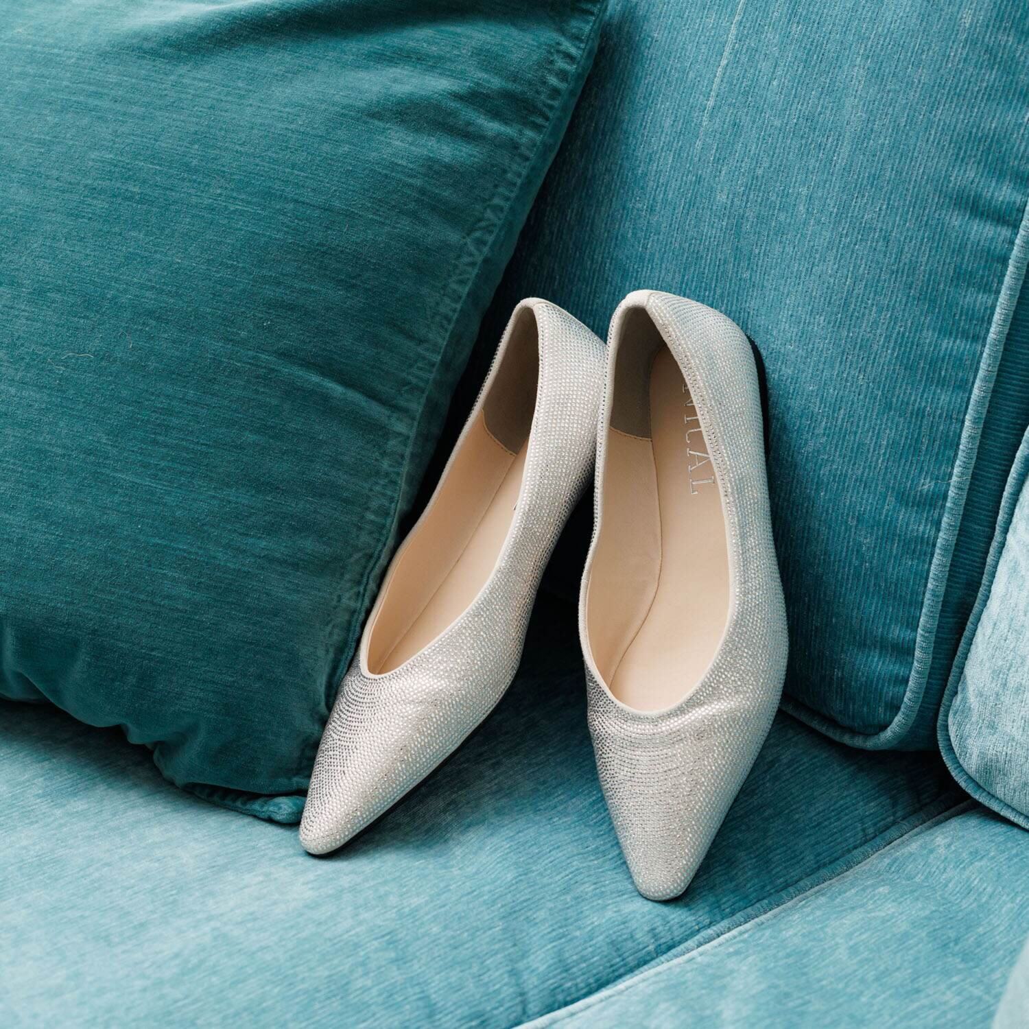 ニカル シープ ラインストーン フラットパンプス