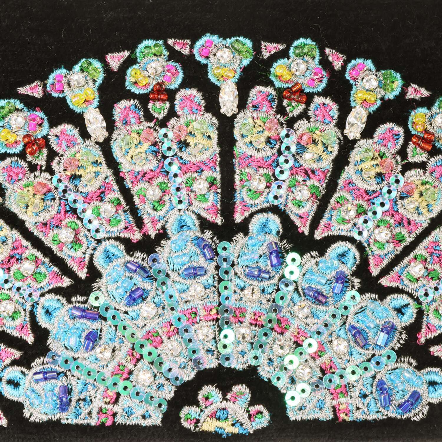 シンクビー！ Ｌ字型ファスナー長財布 “ノートルダム”