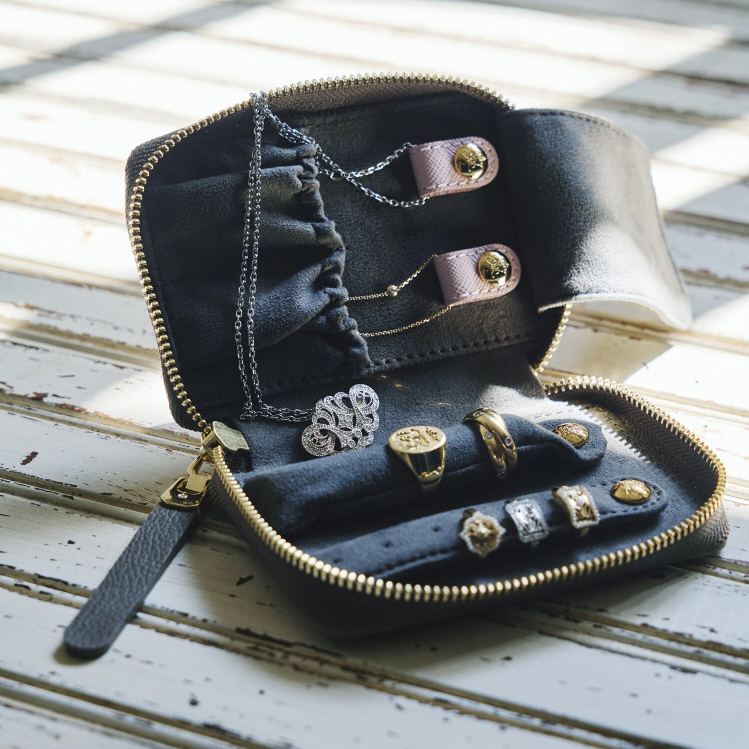 エーディーエムジェイ 牛革 多機能 トラベルジュエリーケース