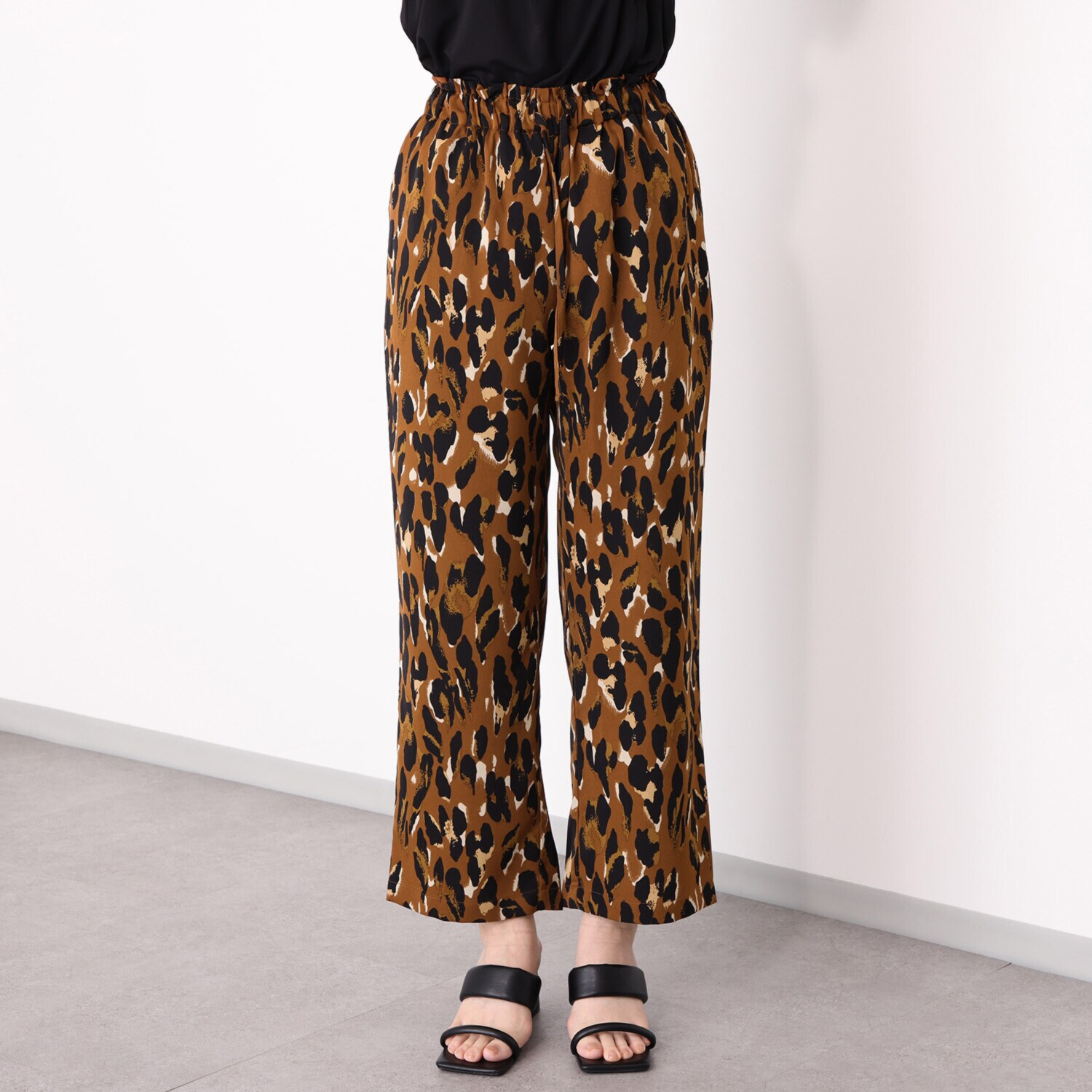 フーア ワイドストレート プリントパンツ