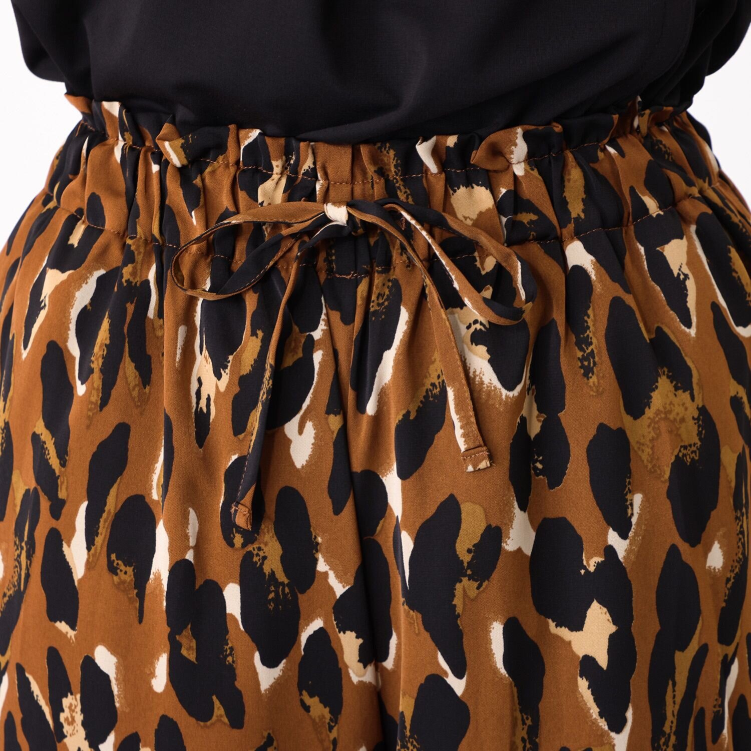 フーア ワイドストレート プリントパンツ