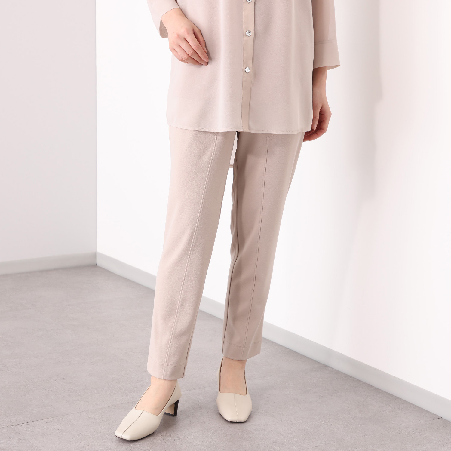 フーア パネルライン ストレッチジャージー テーパードパンツ