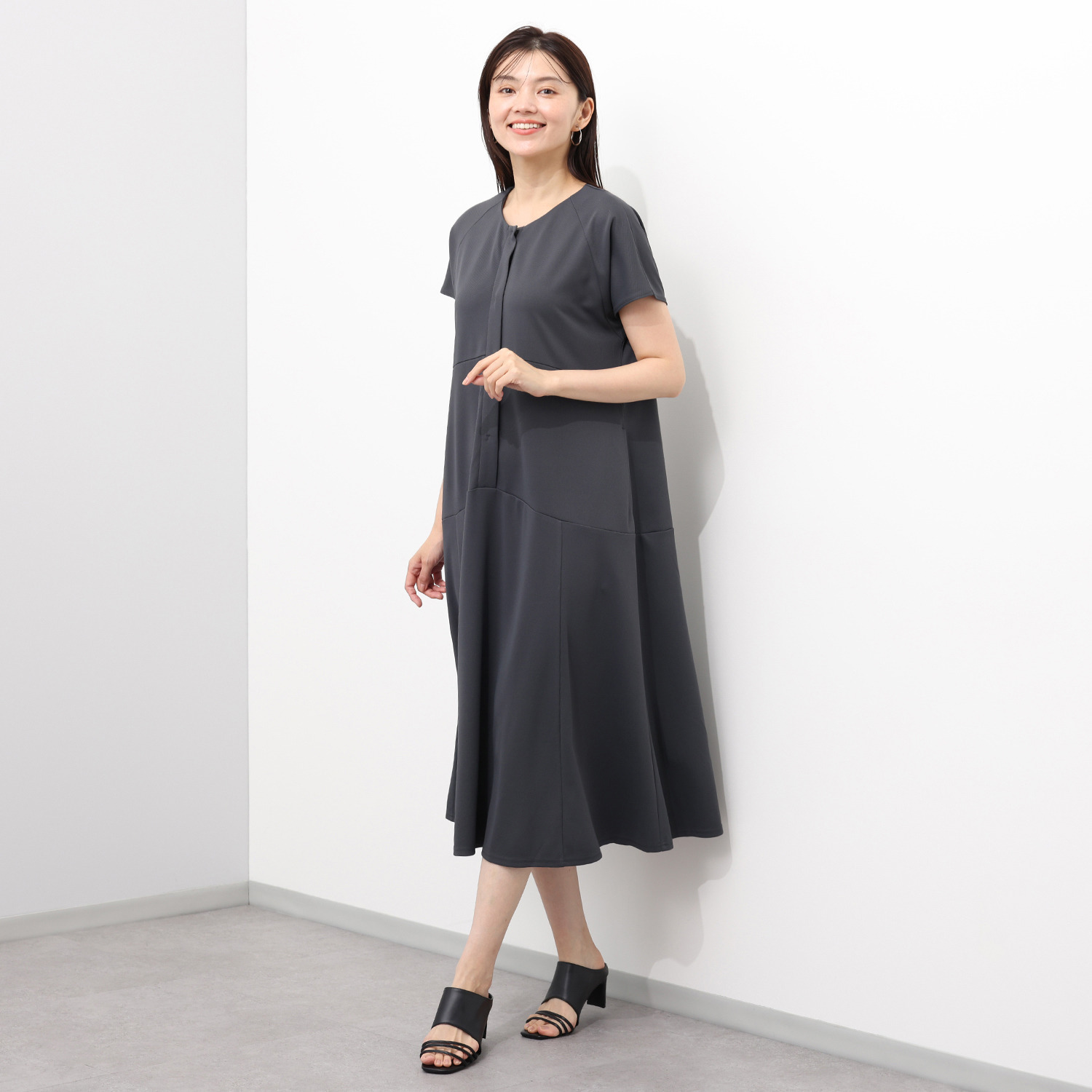 ヤエアジュテ 接触冷感ジャージで 夏を優雅に涼やかに 風をまとう ヤエコワンピース