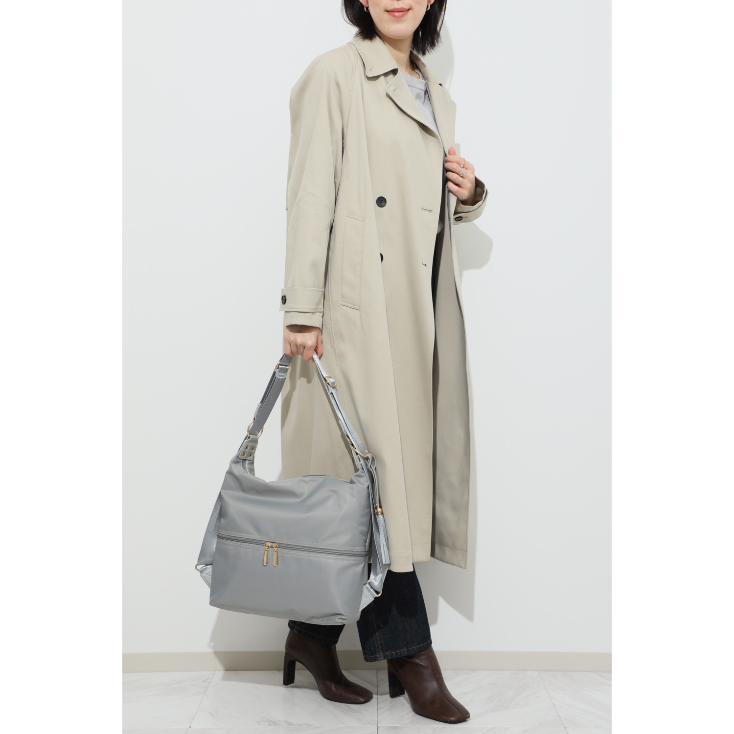 プラスステラ 牛革＆はっ水素材 前後どちらでも使える！ ２ウェイバッグ