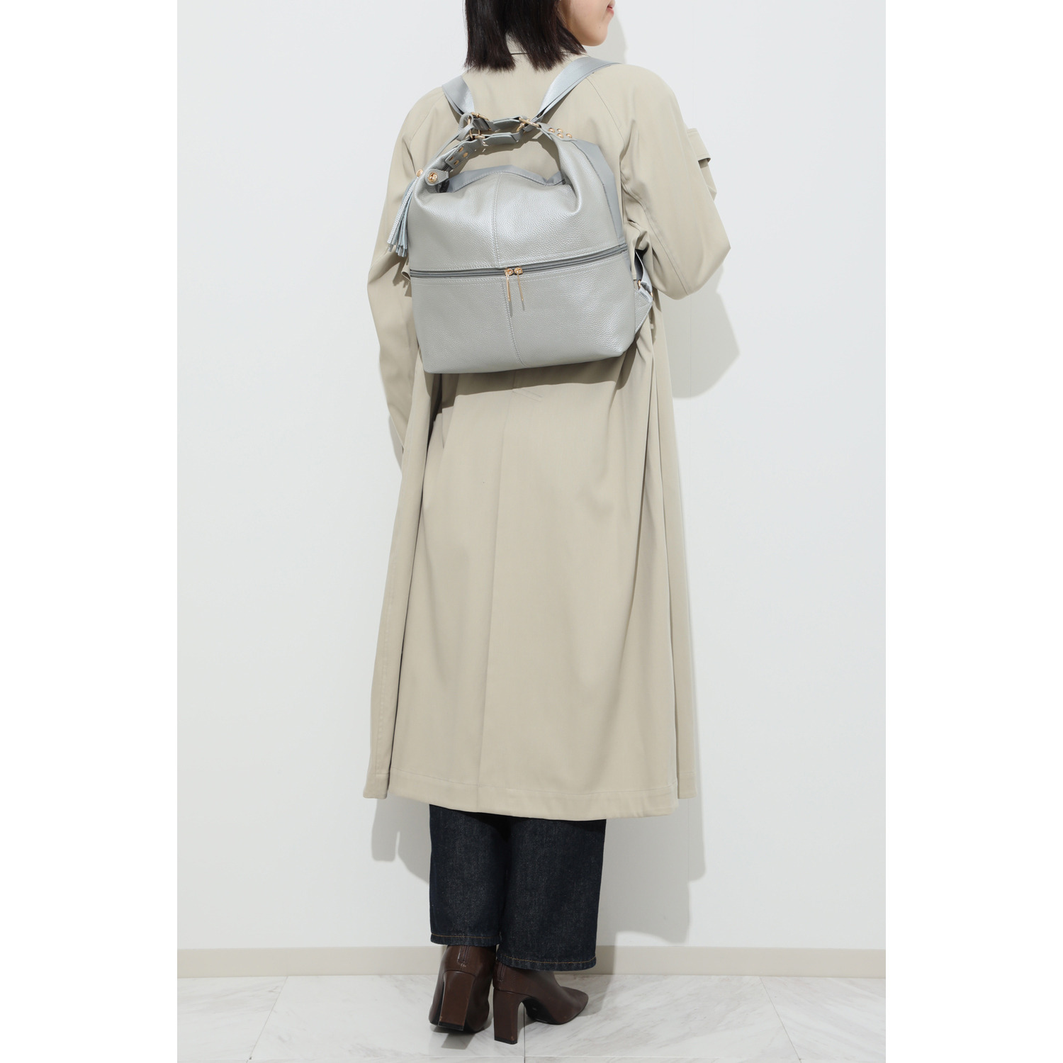 プラスステラ 牛革＆はっ水素材 前後どちらでも使える！ ２ウェイバッグ