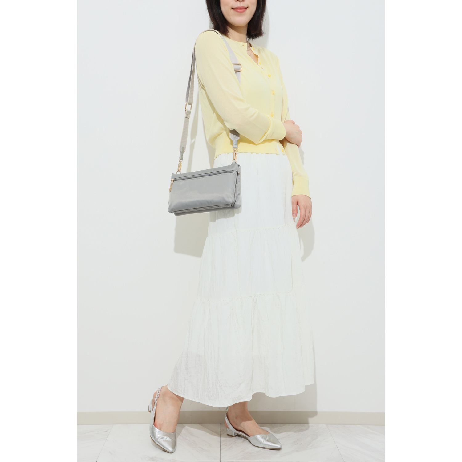 プラスステラ 牛革＆はっ水素材 前後どちらでも使える！ ショルダーバッグ