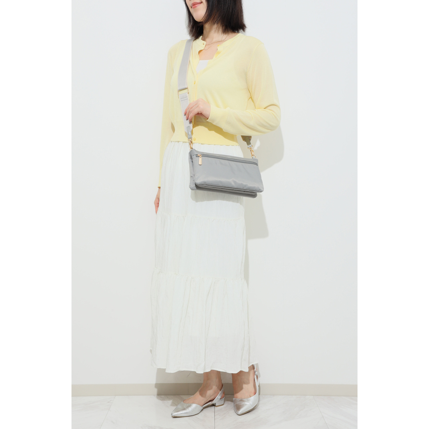 プラスステラ 牛革＆はっ水素材 前後どちらでも使える！ ショルダーバッグ