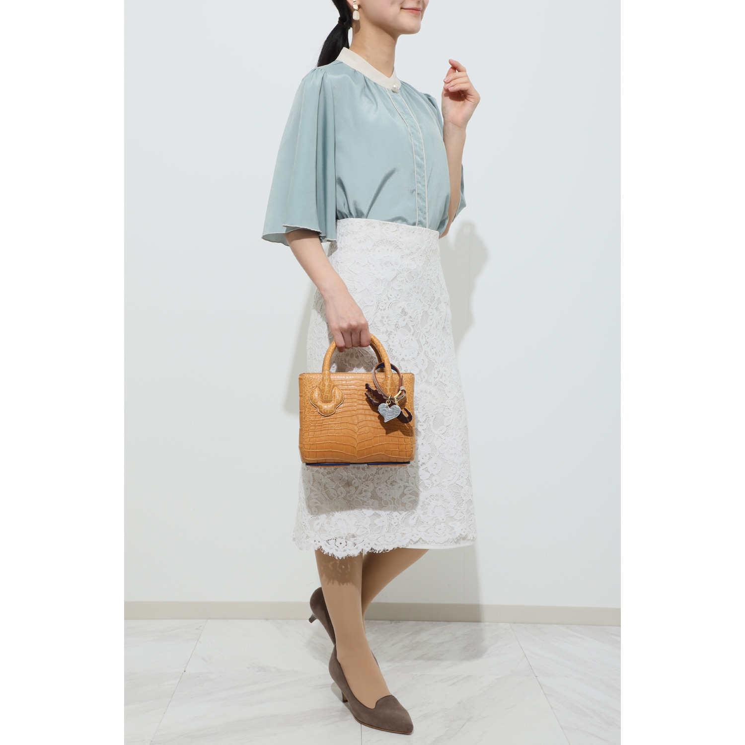 チビナイル クロコダイル ショルダーストラップ付 ハンドバッグ