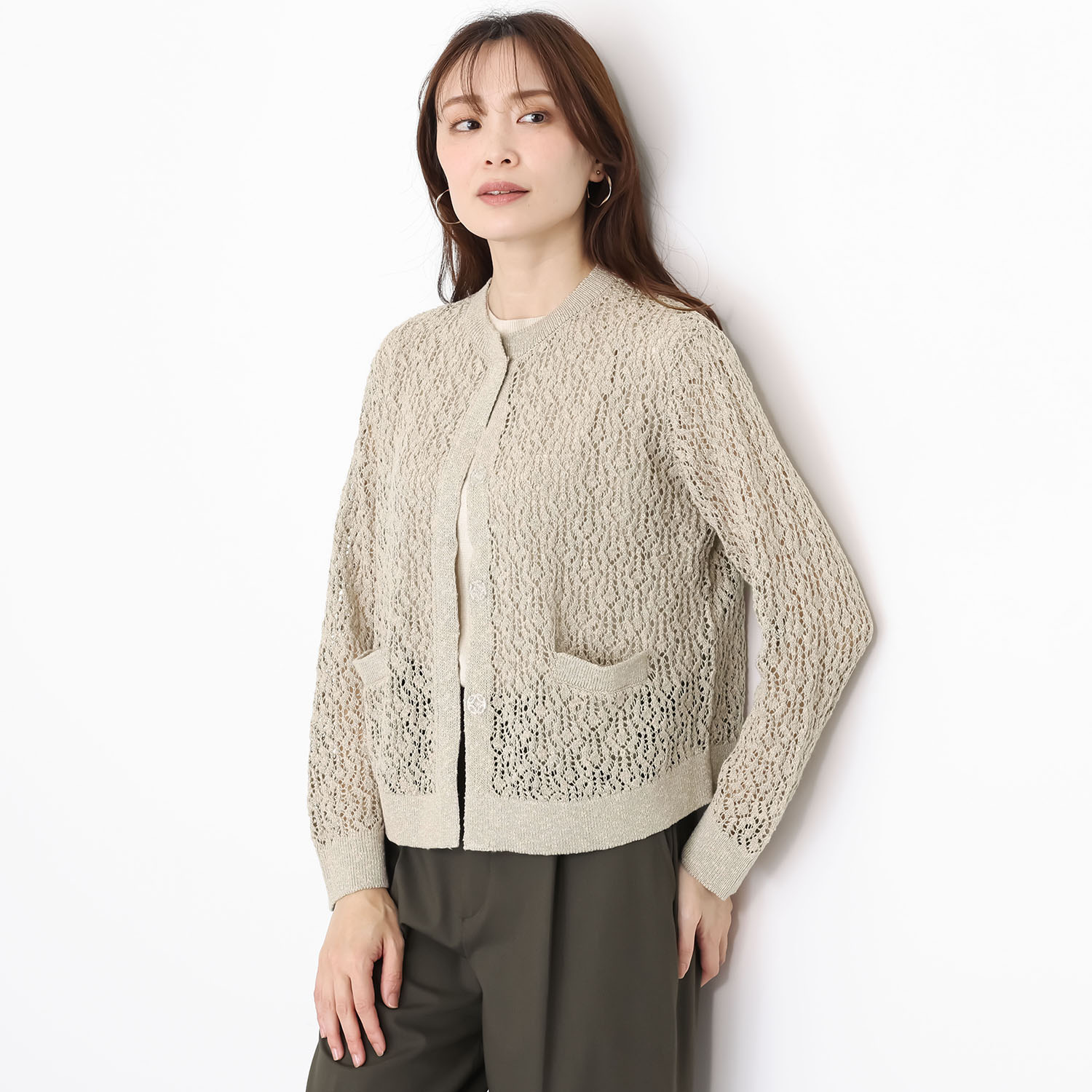 アズイズ　ビーマイセルフ バイ　ネイチャーズ リネン混 ラメ入り 透かし柄カーディガン