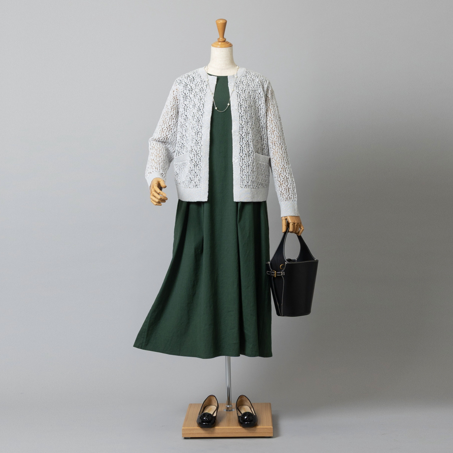 アズイズ　ビーマイセルフ バイ　ネイチャーズ リネン混 ラメ入り 透かし柄カーディガン