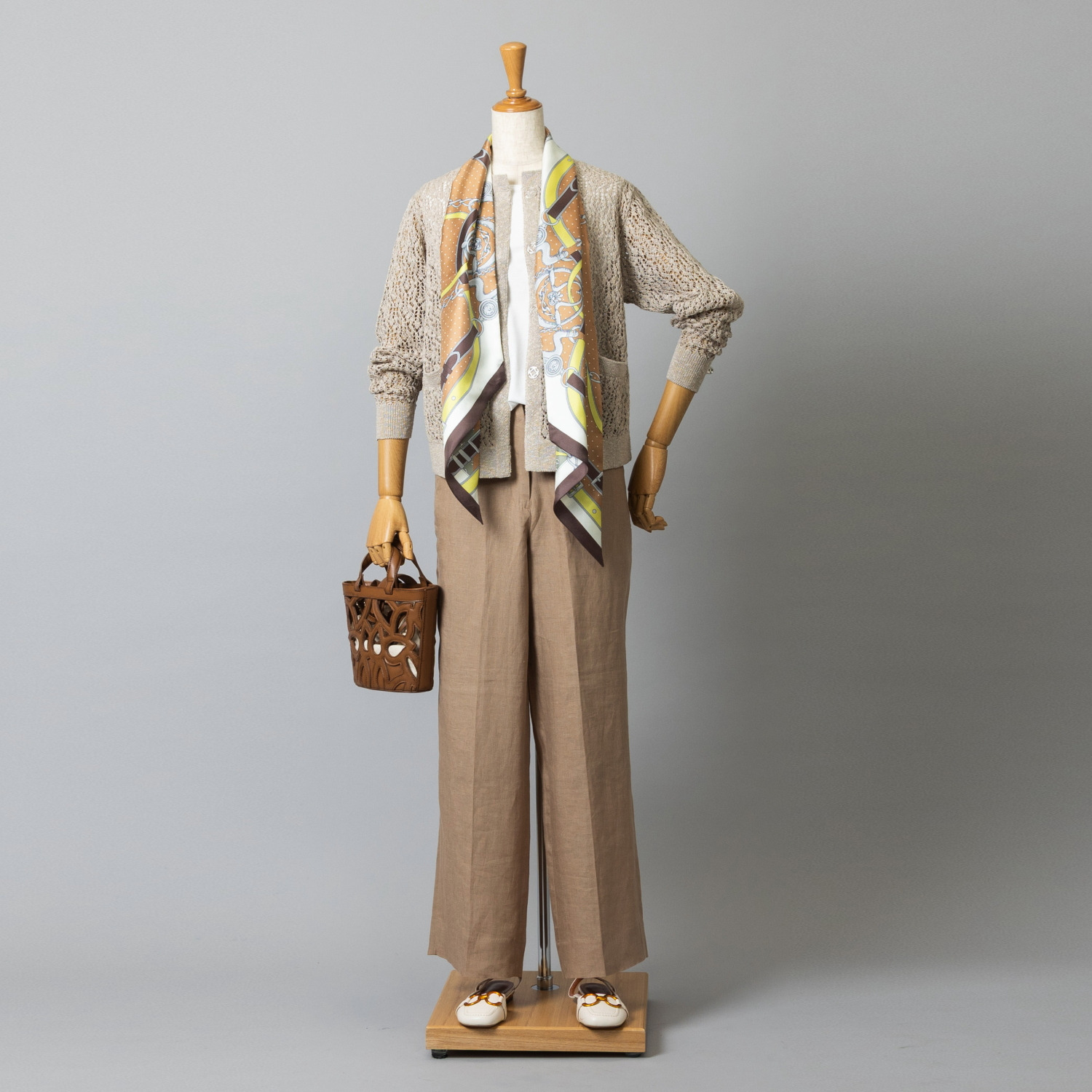 アズイズ　ビーマイセルフ バイ　ネイチャーズ リネン混 ラメ入り 透かし柄カーディガン