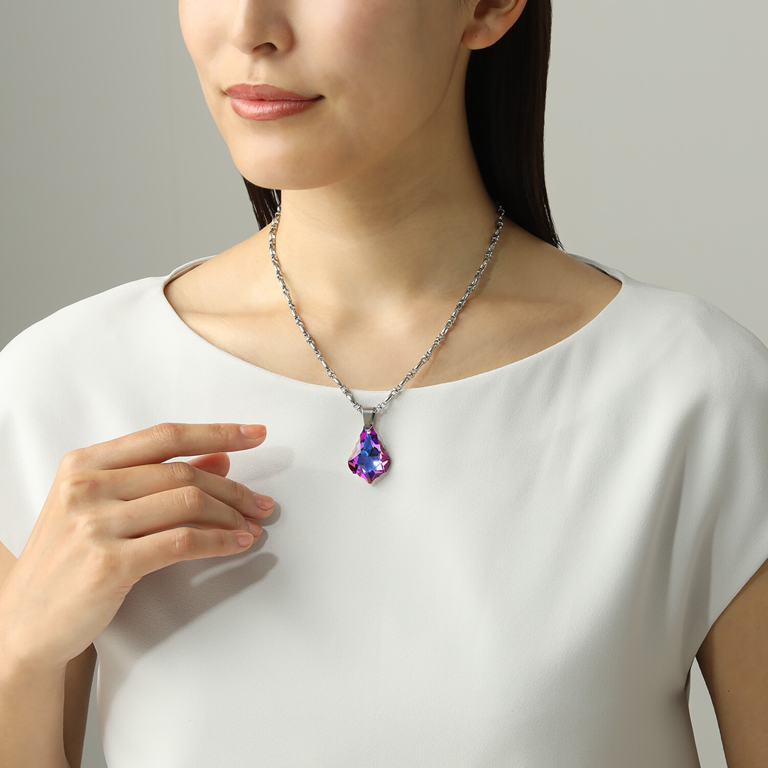 キラキラギフト バイ　アビステ ステンレス ビジュウ ヒイラギペンダント