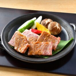 焼肉大貫 秘伝のごまだれ！ 黒毛和牛極厚焼肉