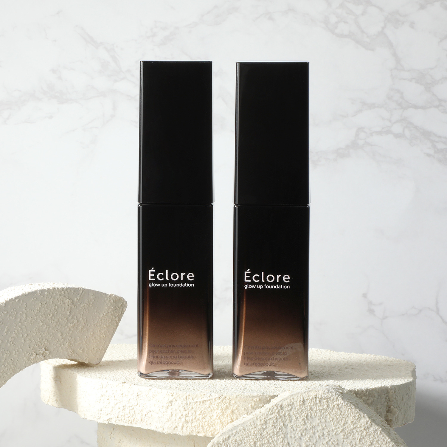 エクロア ひと塗りでくすみをカバー 光を味方にして 自然なツヤと立体感を演出 グロウアップ ファンデーション デビュー２本セット