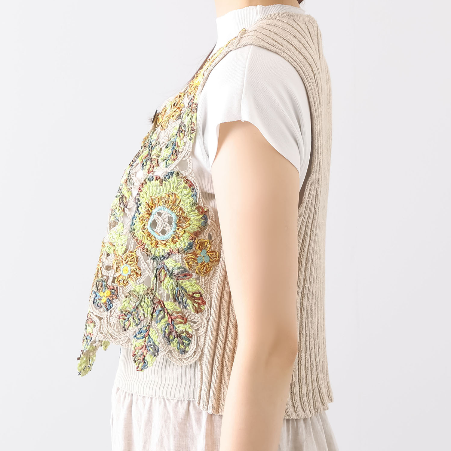 エム　アンド　キョウコ 刺しゅうベスト