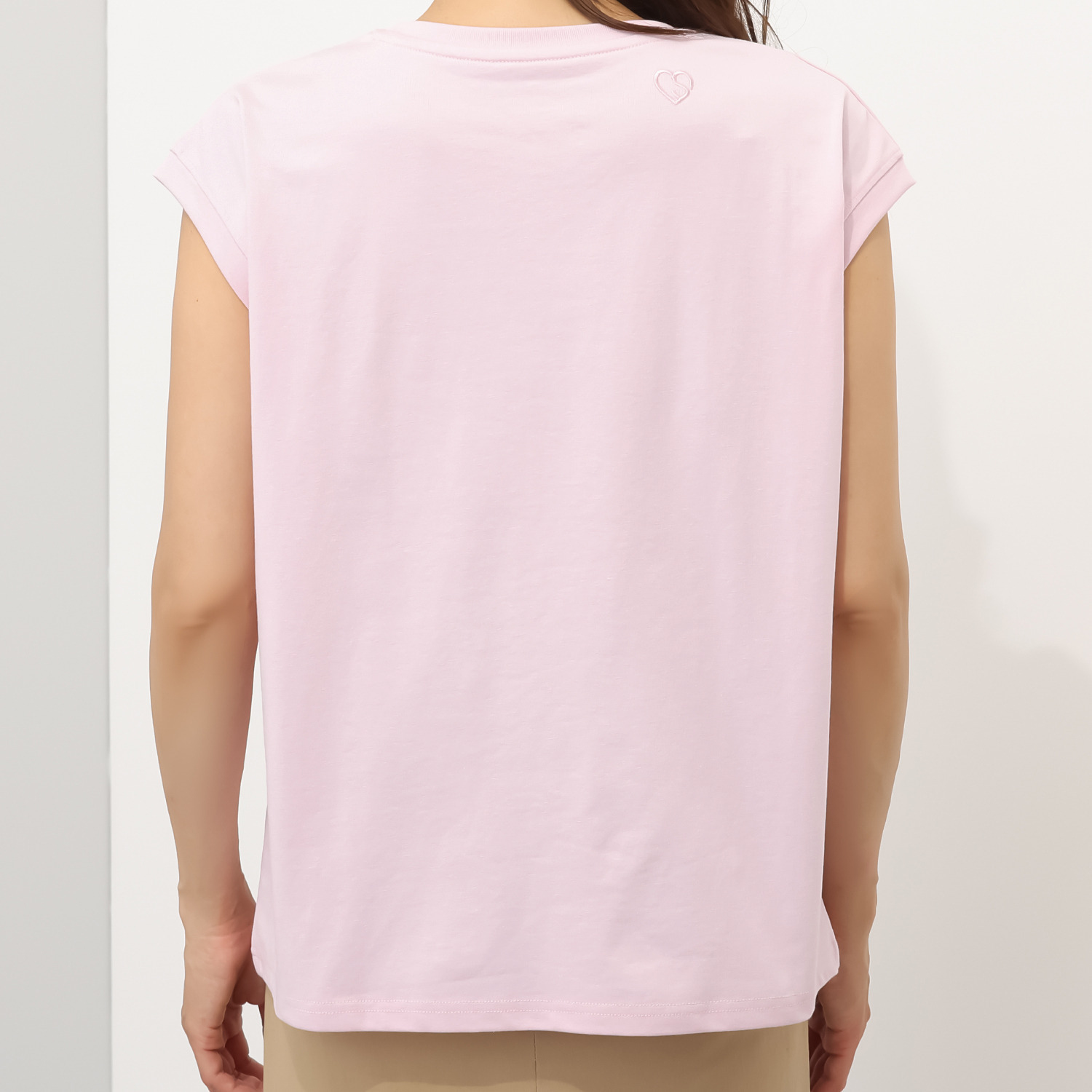 オ・ラバン 夏にうれしい機能素材 背中ワンポイント刺しゅう フレンチスリーブ スカーフ付Ｔシャツ