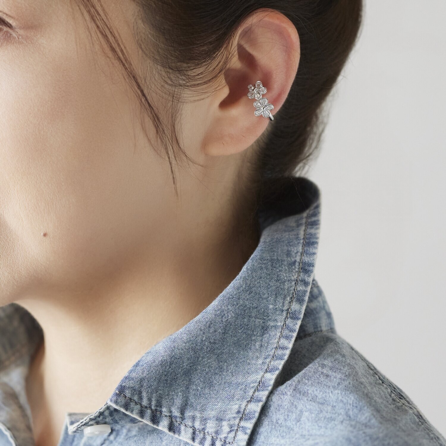 シマ・リリアーナ ＣＺ フラワーモティーフ 片側用イヤーカフ