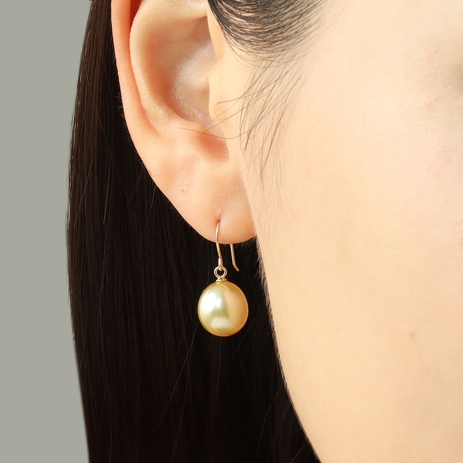 ジュペレ　ジョーヌ １８Ｋ ゴールデン白蝶パール スウィングピアス