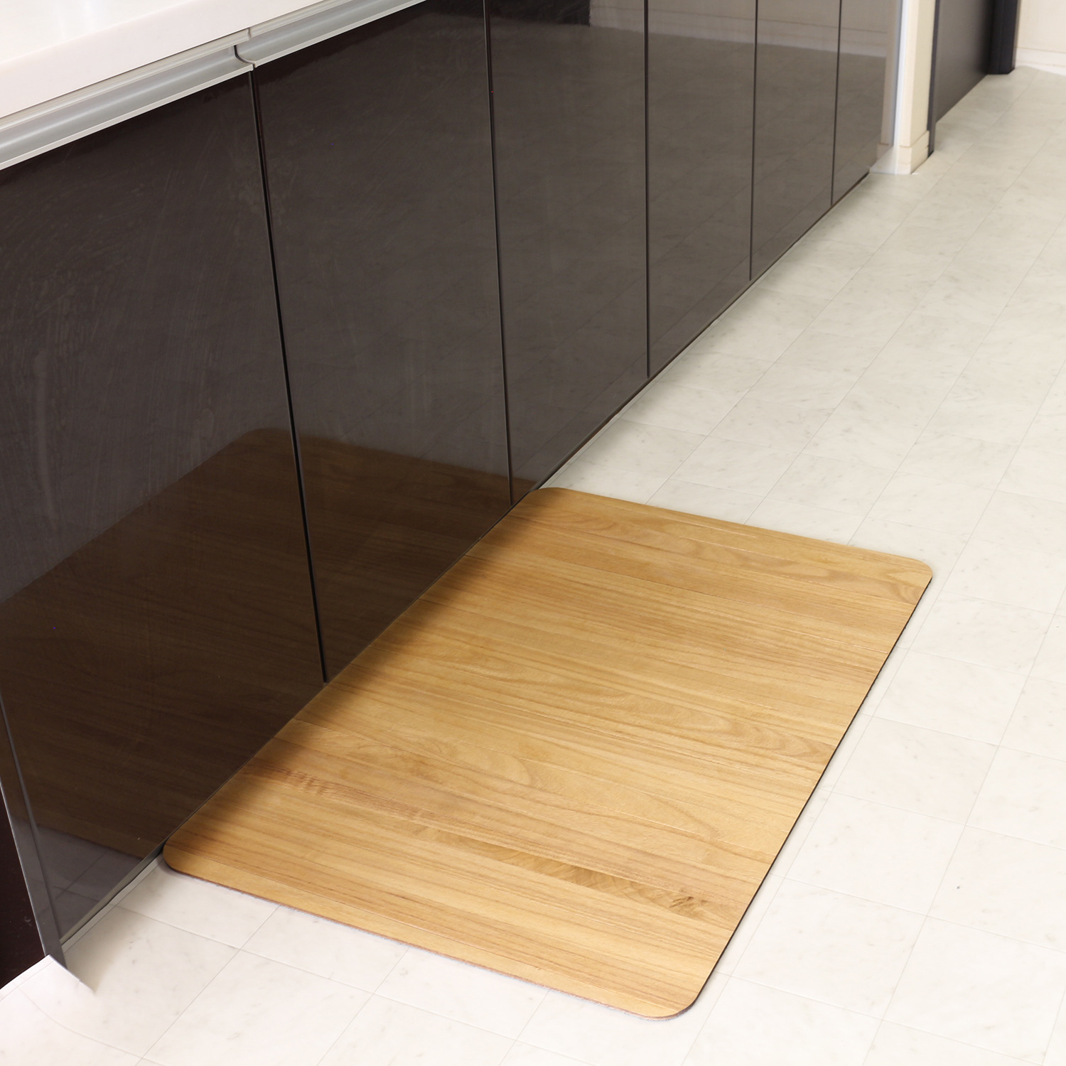 ｋｉｒｉｓａｉ 桐のはっ水・消臭 キッチンマット ＜６０×９０ｃｍ＞