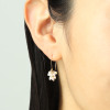 ペルラジオーネ １４Ｋ 無調色 ベビーアコヤパール ツボミピアス