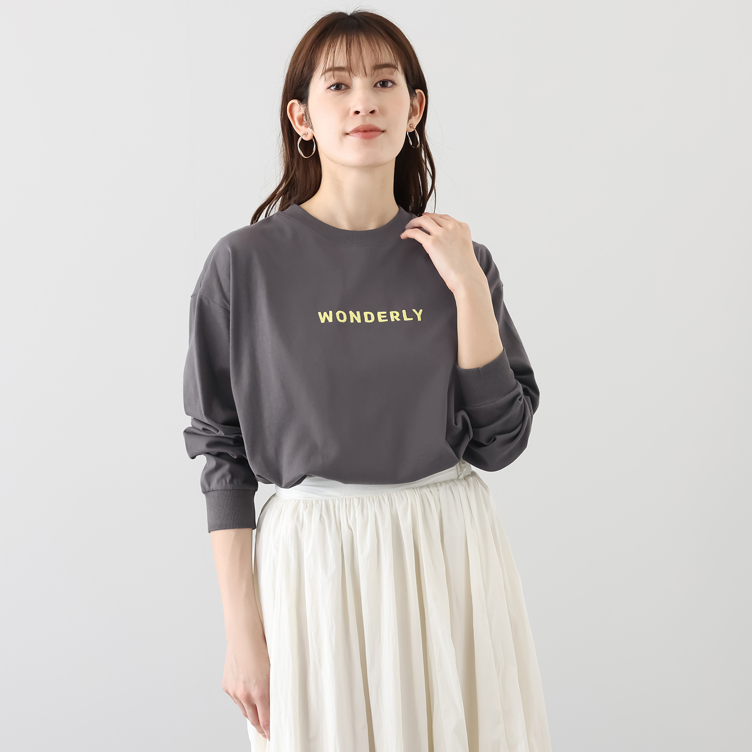 エムエムオー ロゴ刺しゅう クルーネック 長袖プルオーバー