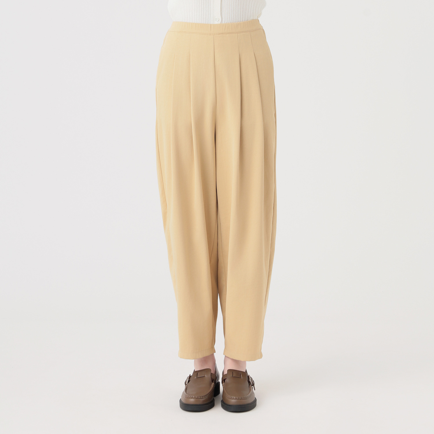 アリュメット タックカーブパンツ