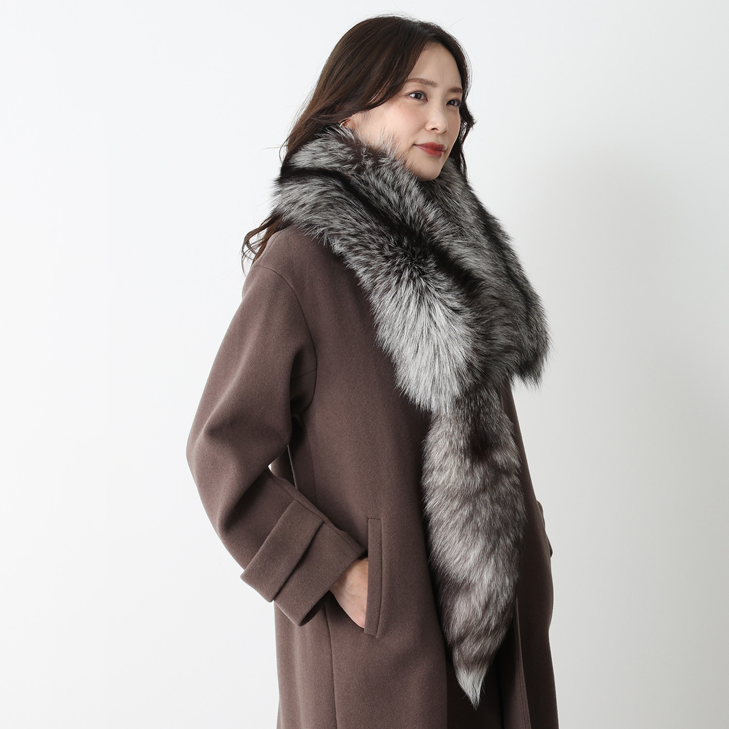 シルバーフォックス テール付マフラー