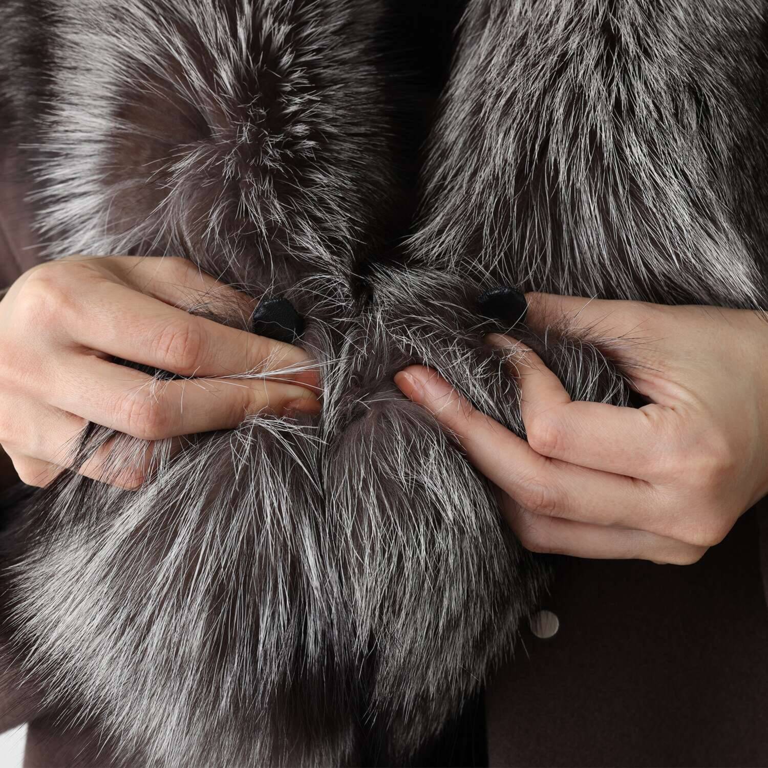 シルバーフォックス テール付マフラー