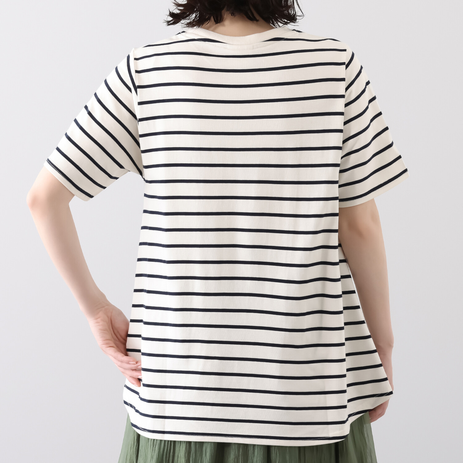 スカラー ネコ花刺しゅう Ｔシャツ